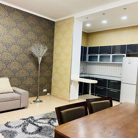 Бульвар Эркиндик74 Bishkek Exteriör bild
