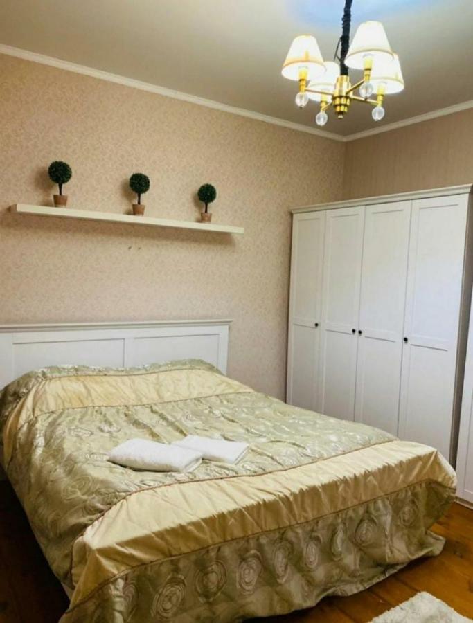Бульвар Эркиндик74 Bishkek Exteriör bild